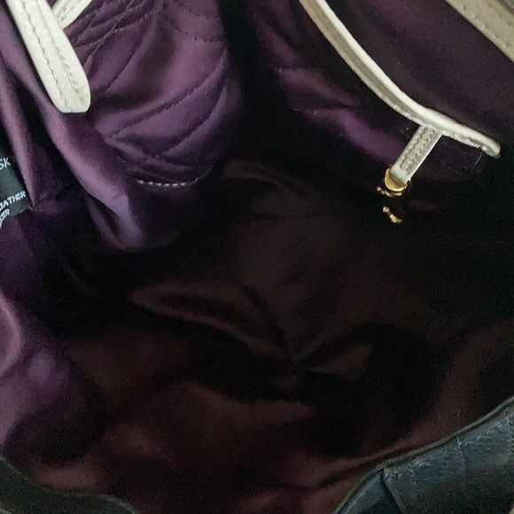 B. Makowsky Larger Black Leather Shoulder Bag - Picture 5 of 8